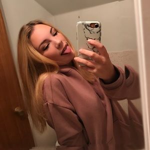 Meet your Posher, Renee